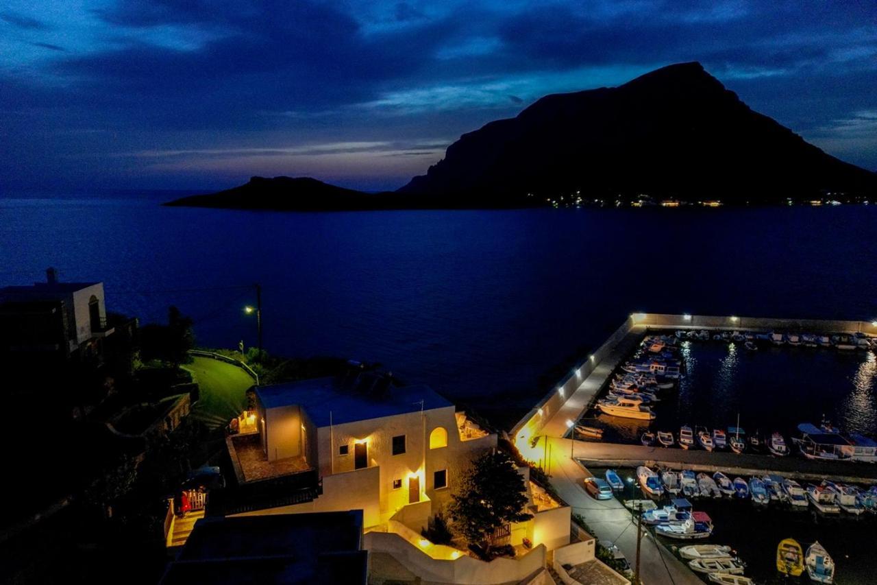 Pelagos Seafront Accommodation - Maria Myrties エクステリア 写真