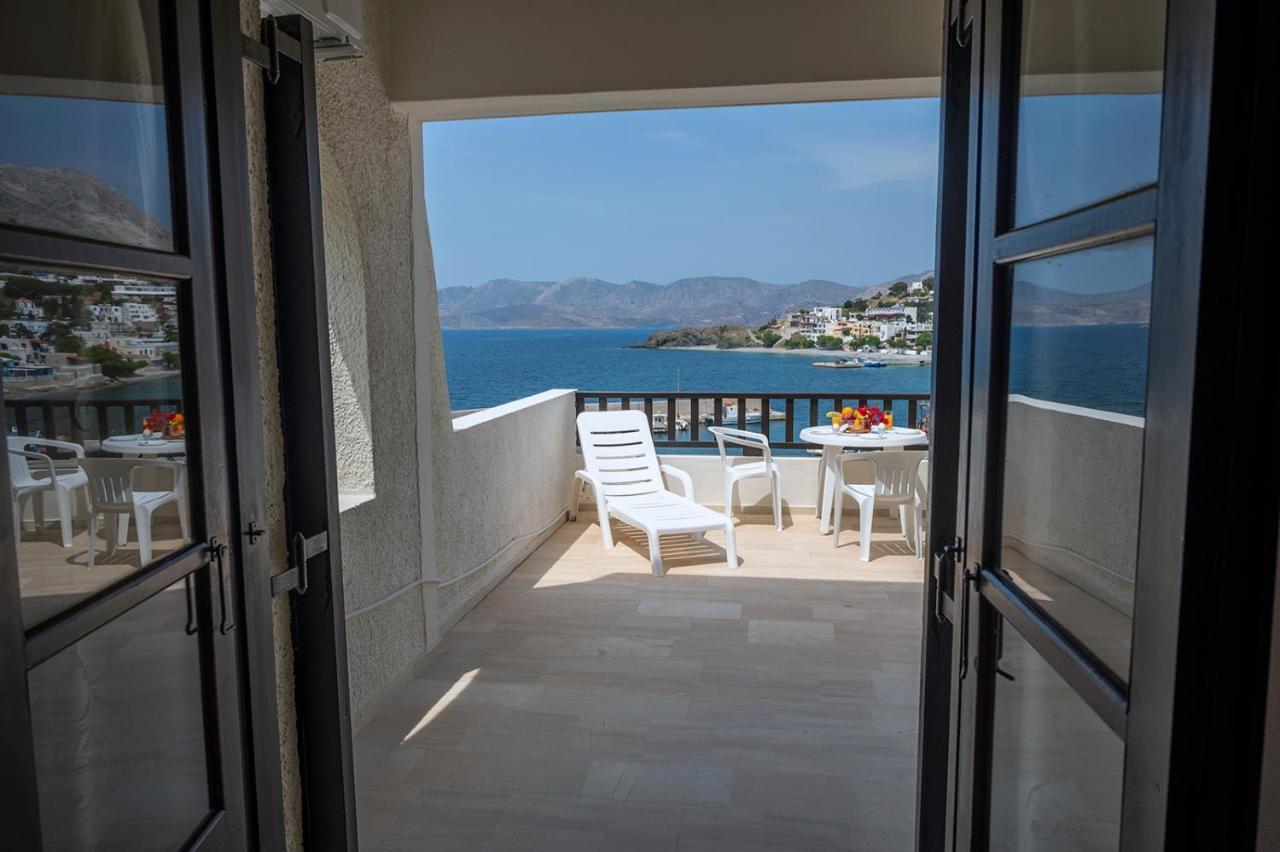 Pelagos Seafront Accommodation - Maria Myrties エクステリア 写真