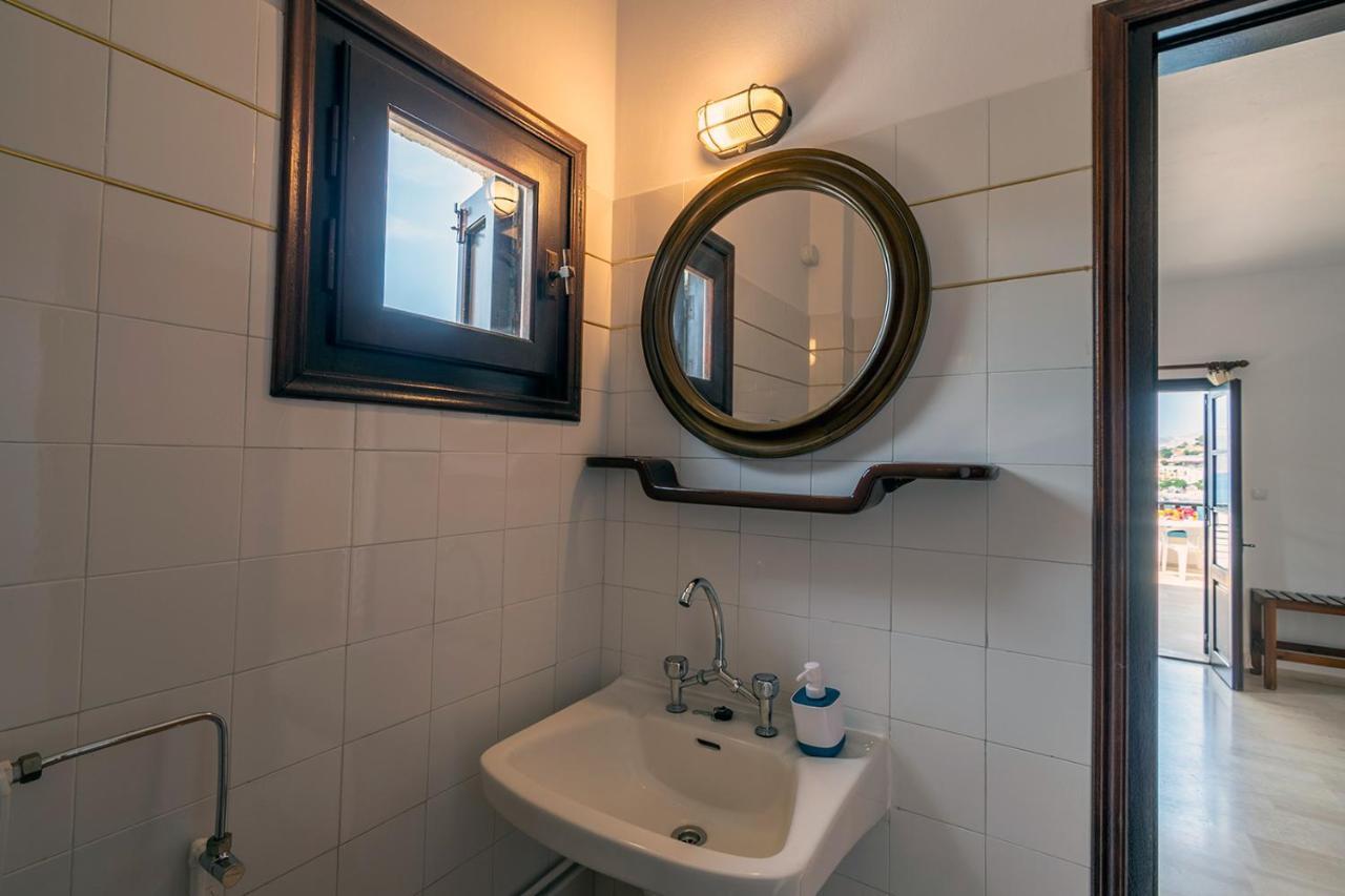 Pelagos Seafront Accommodation - Maria Myrties エクステリア 写真