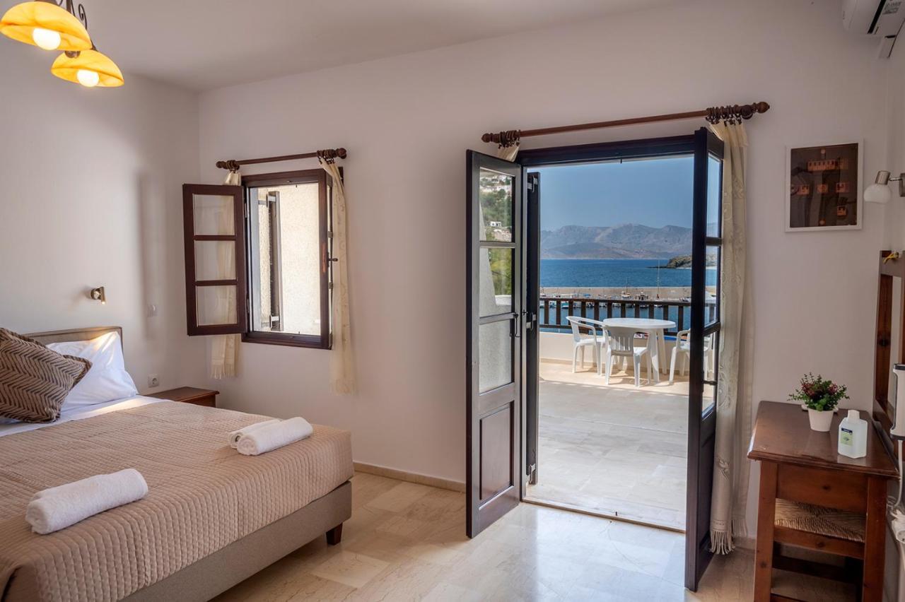 Pelagos Seafront Accommodation - Maria Myrties エクステリア 写真