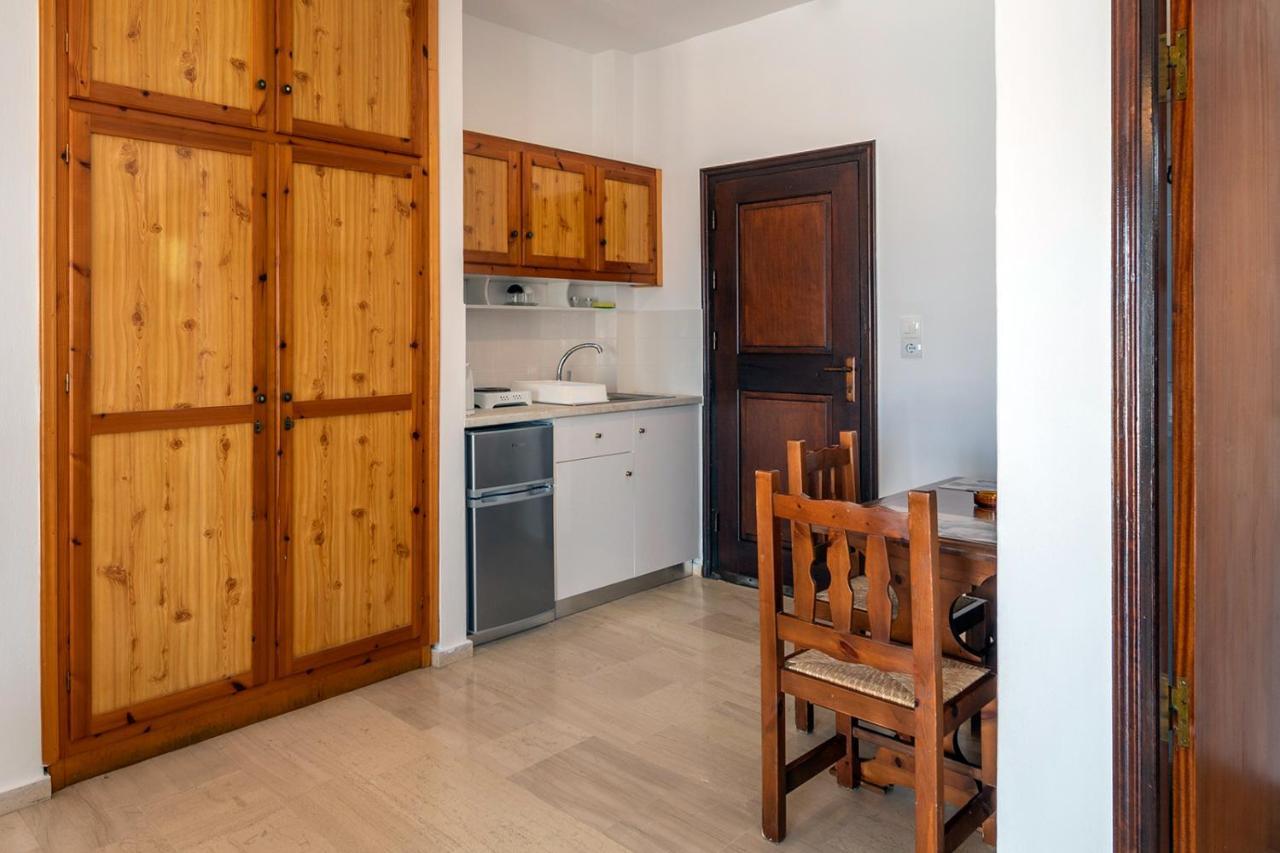 Pelagos Seafront Accommodation - Maria Myrties エクステリア 写真