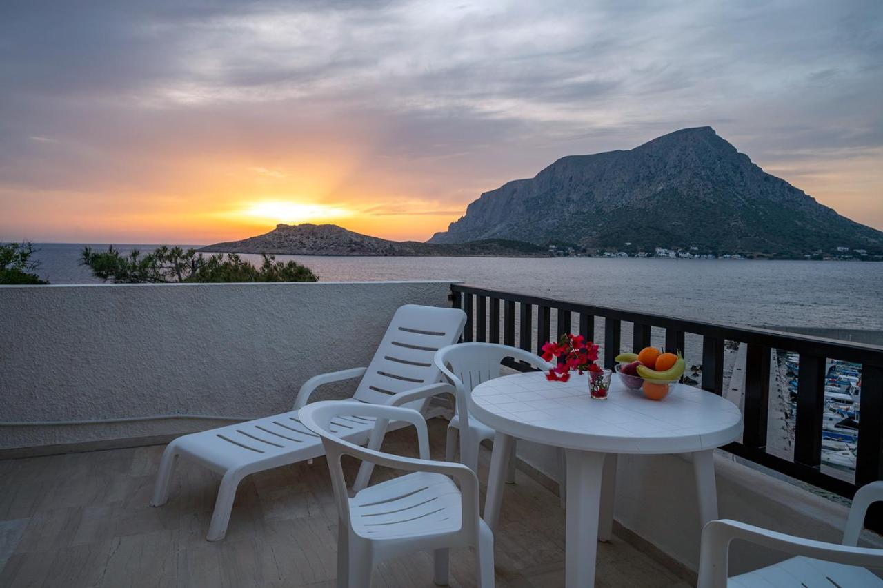 Pelagos Seafront Accommodation - Maria Myrties エクステリア 写真